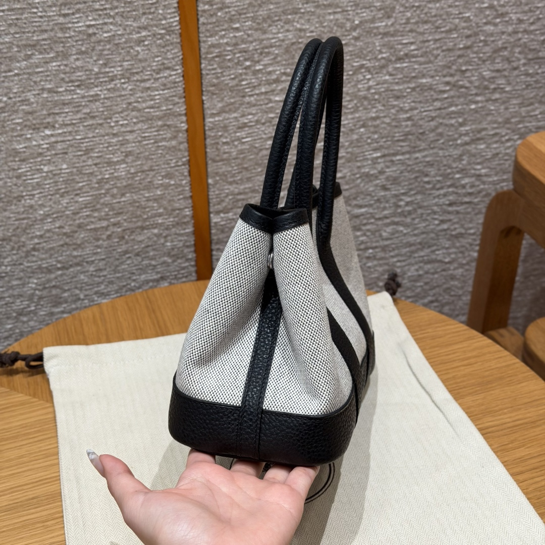 高仿Hermes*Garden Party23系列H08641889淺米色拼黑色帆布牛皮銀扣純手工