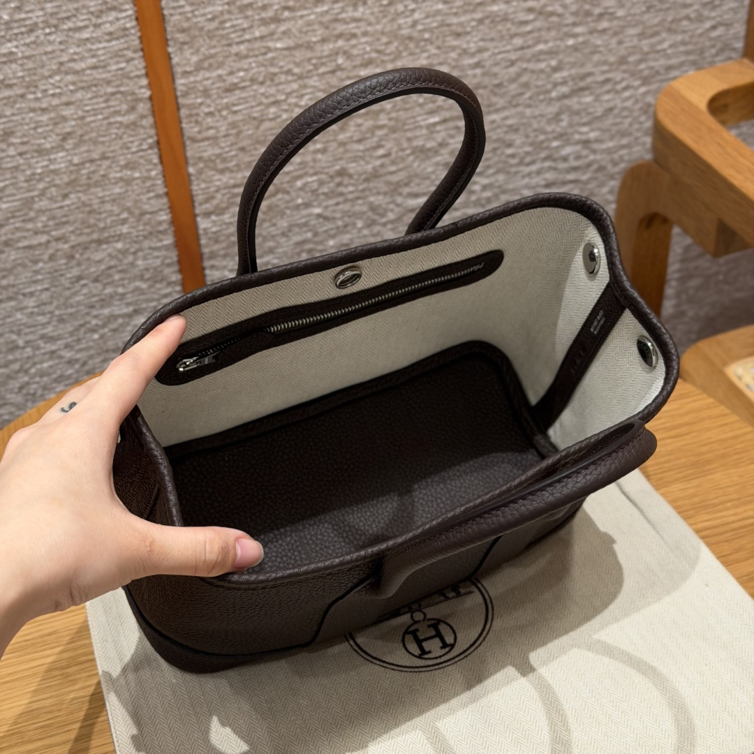 高仿Hermes*Garden Party23系列H08642246烏木色牛皮銀扣純手工