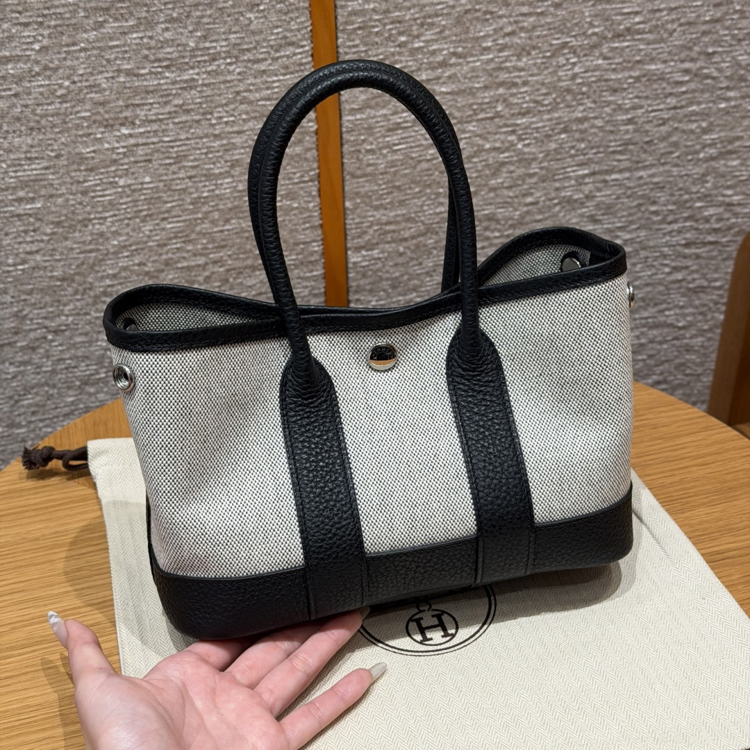 高仿Hermes*Garden Party23系列H08641889淺米色拼黑色帆布牛皮銀扣純手工