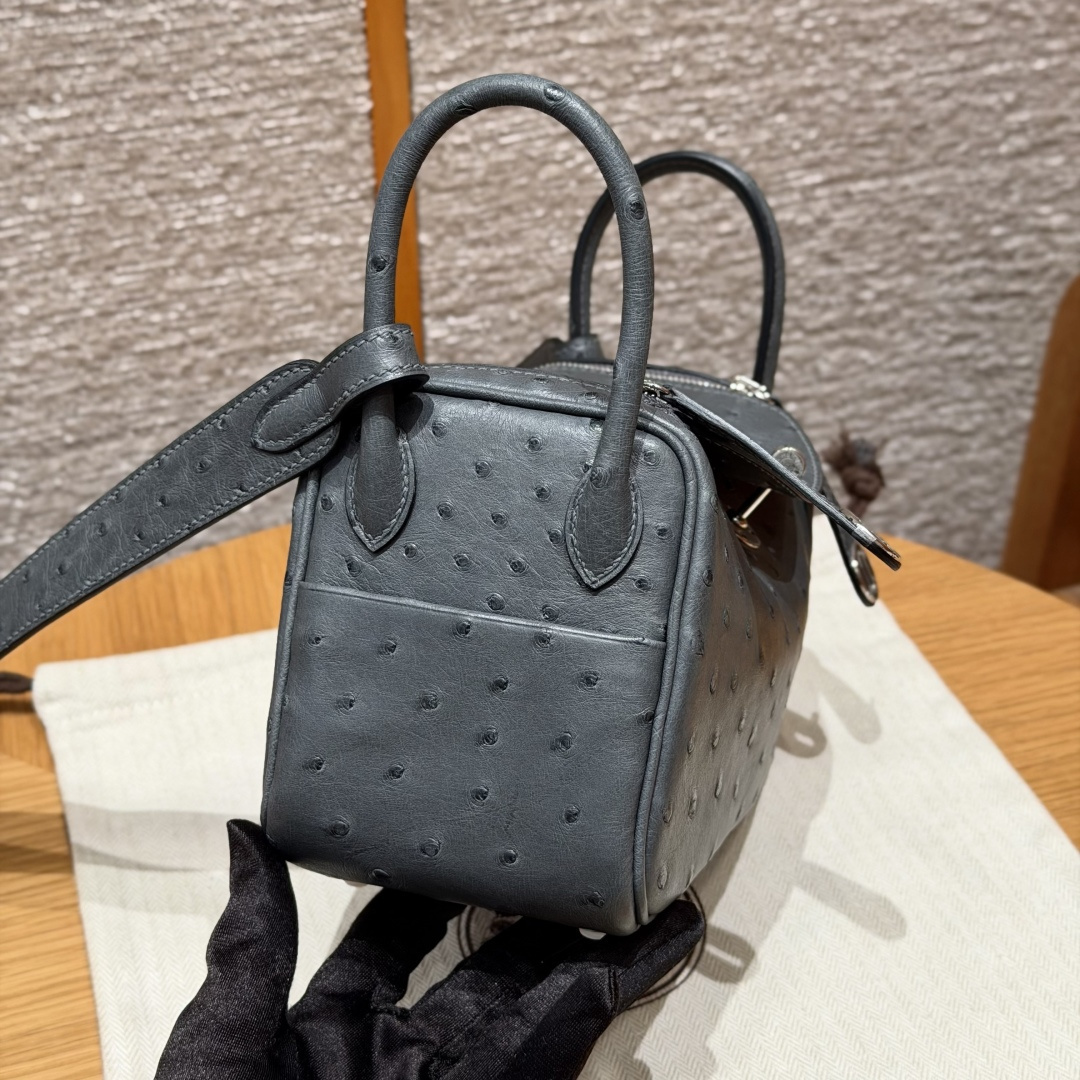 高仿Hermes*Lindy19系列H079086OS0L積雨雲灰鴕鳥皮銀扣純手工