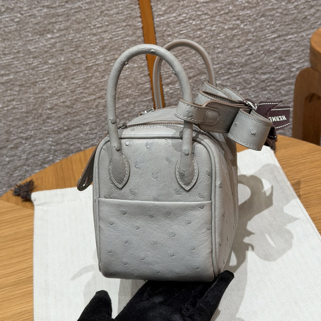 高仿Hermes*Lindy19系列H079086OS80珍珠灰鴕鳥皮銀扣純手工