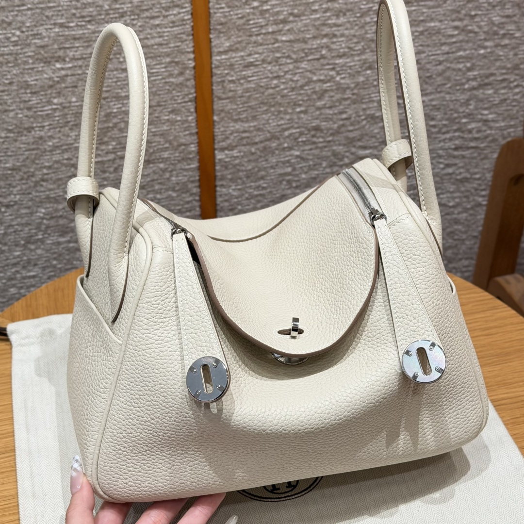 高仿Hermes*Lindy26系列H073428TC10奶昔白牛皮銀扣純手工