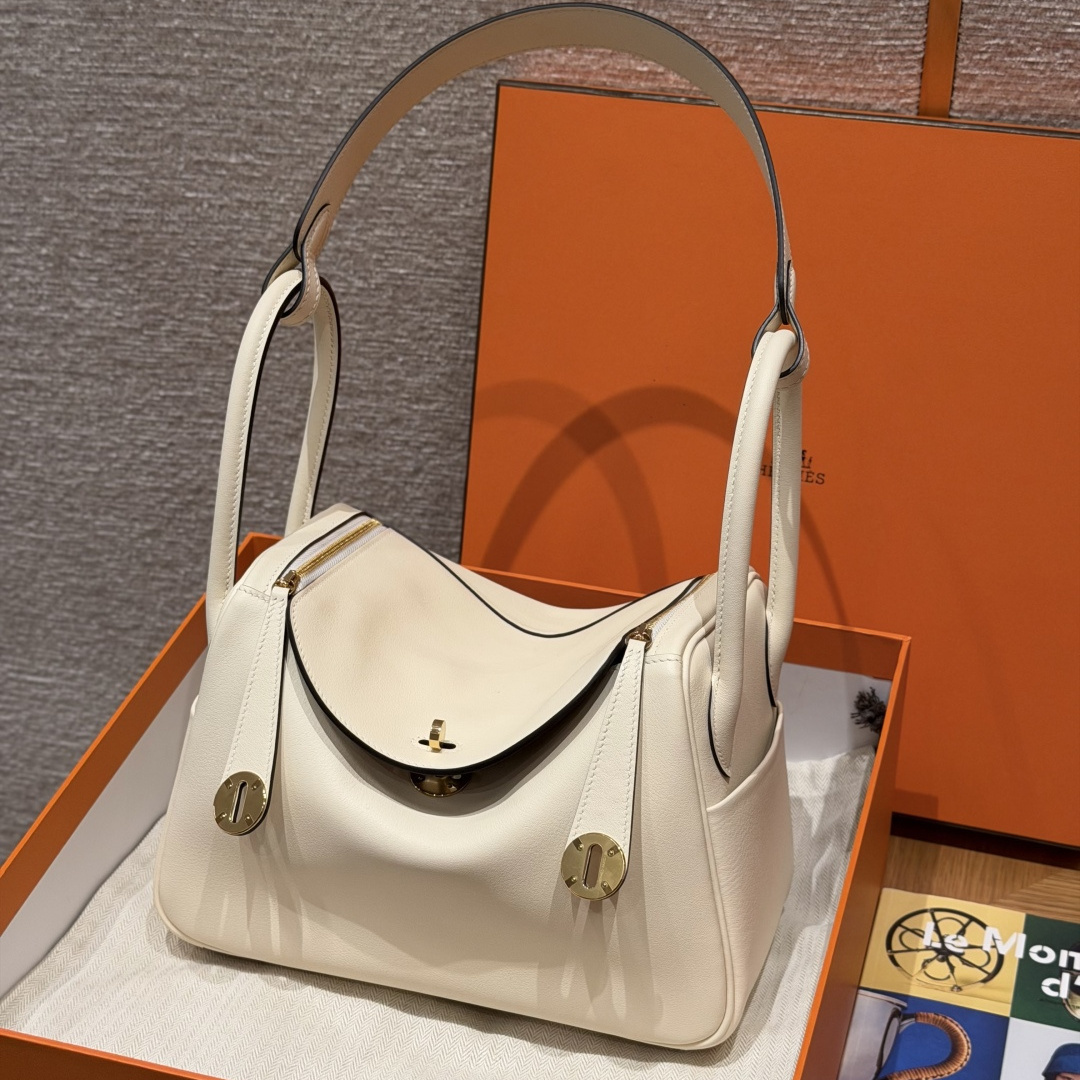 高仿Hermes*Lindy26系列H073428TCI2D0奶油白拼威馬犬米色牛皮金扣純手工