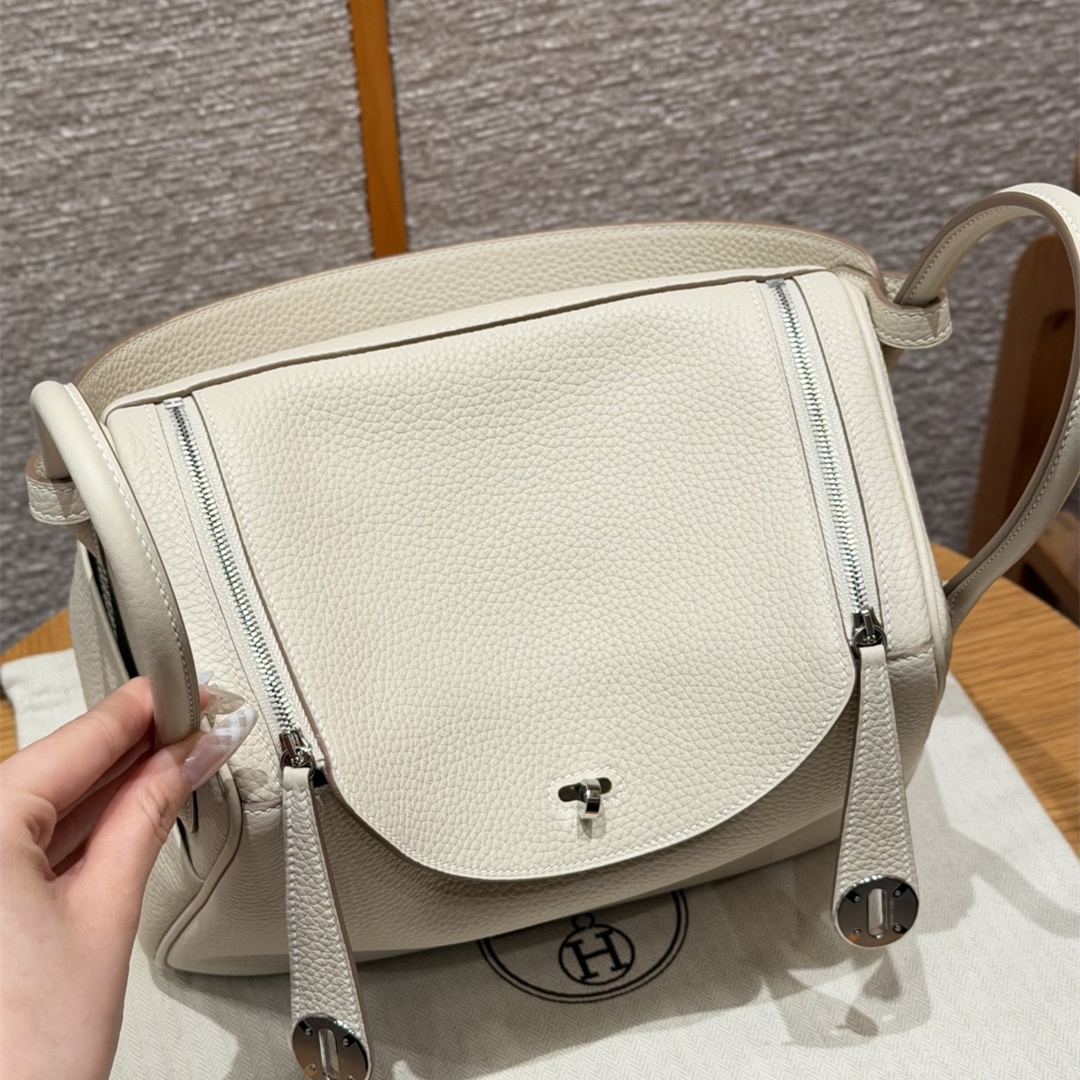 高仿Hermes*Lindy26系列H073428TC10奶昔白牛皮銀扣純手工