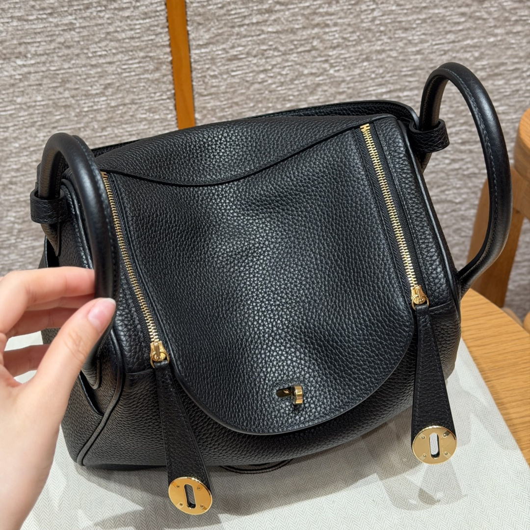 高仿Hermes*Lindy26系列H073428TC89黑色牛皮金扣純手工