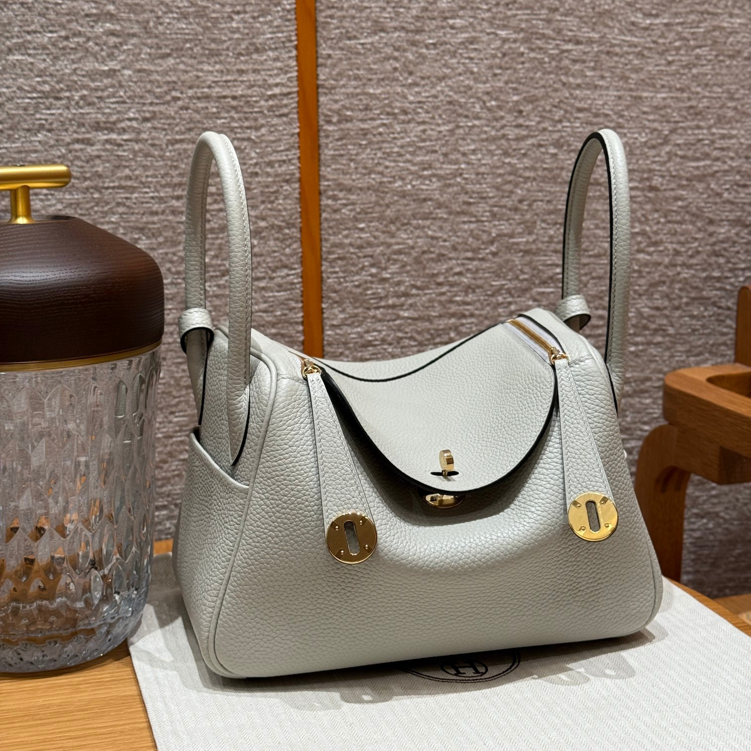 高仿Hermes*Lindy26系列H073428TC8U冰川藍牛皮金扣純手工