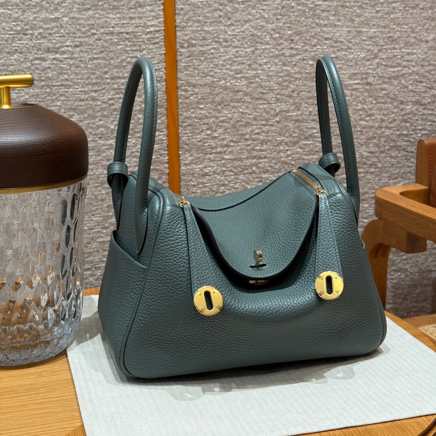 高仿Hermes*Lindy26系列H073428TC63杏仁綠牛皮金扣純手工