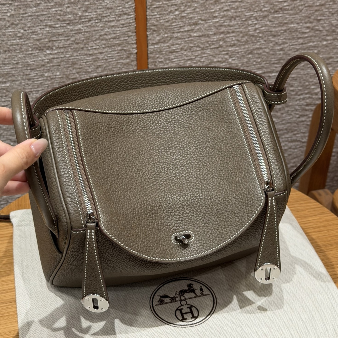 高仿Hermes*Lindy26系列H073428TC18大象灰牛皮銀扣純手工