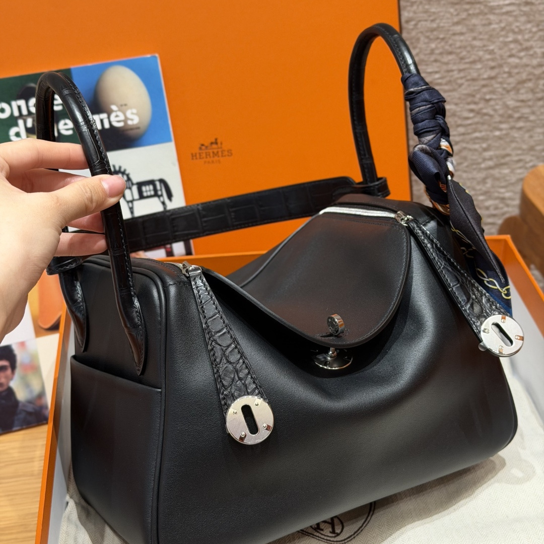 高仿Hermes*Lindy26系列H073428TCCM89黑色牛皮拼鱷魚皮銀扣純手工