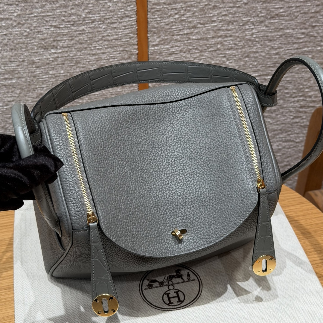 高仿Hermes*Lindy26系列H073428CM0L積雨雲灰牛皮拼鱷魚皮金扣純手工