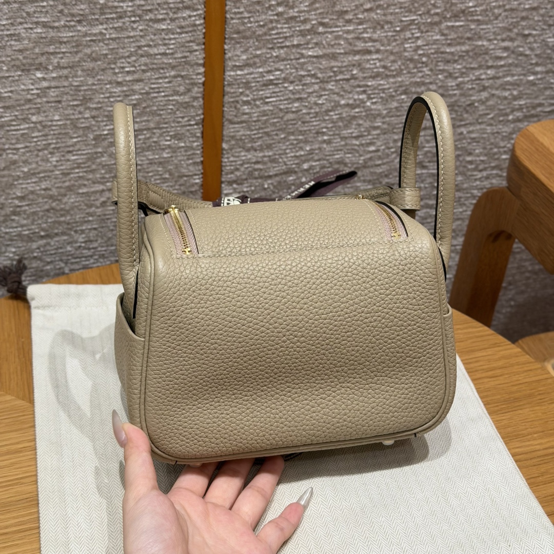 高仿Hermes*Lindy19系列H079086TC8Q馬爾法米牛皮金扣純手工