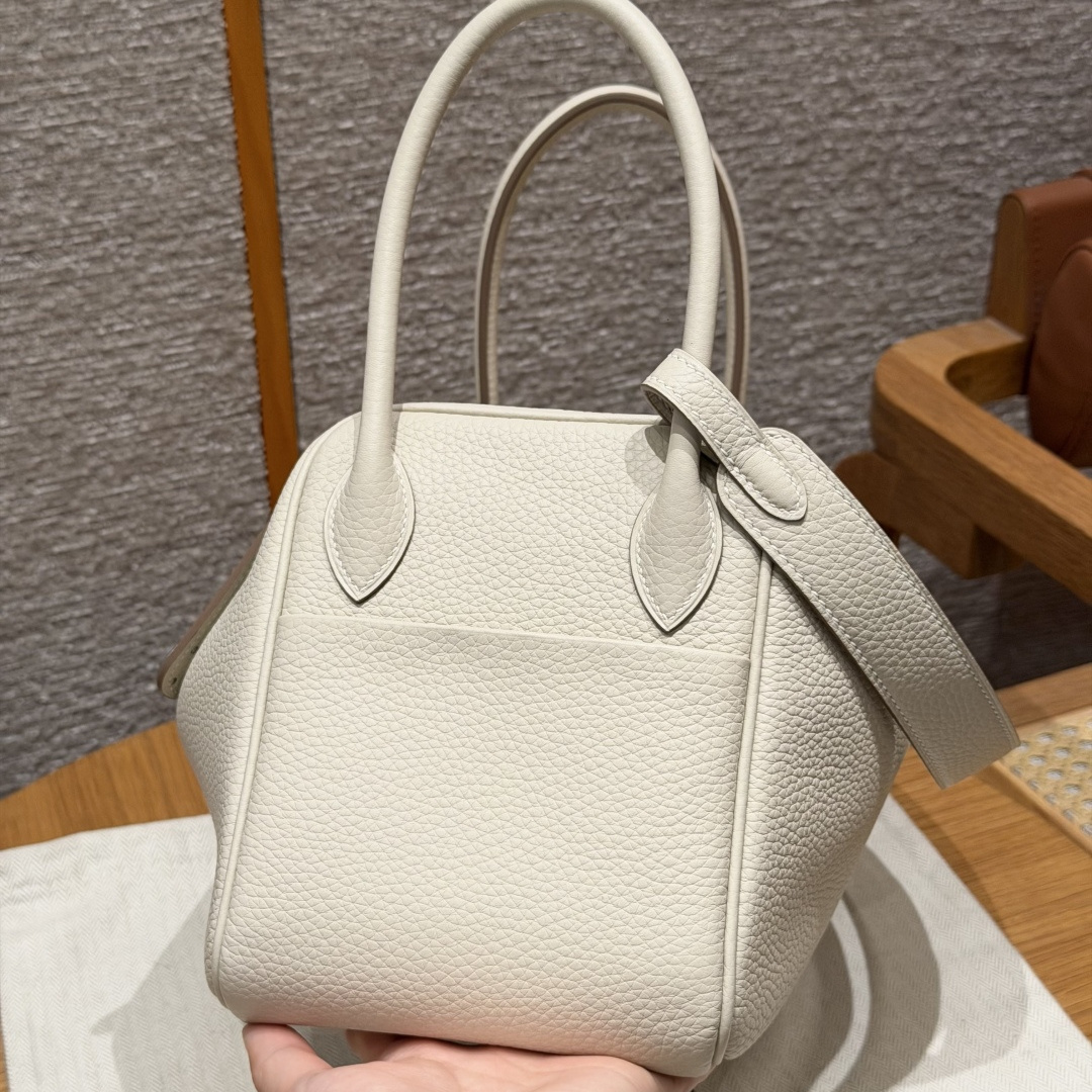 高仿Hermes*Lindy26系列H073428TC10奶昔白牛皮銀扣純手工