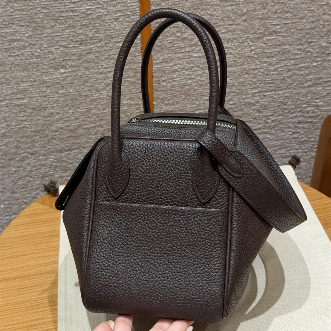 高仿Hermes*Lindy26系列H073428TC47巧克力色牛皮銀扣純手工