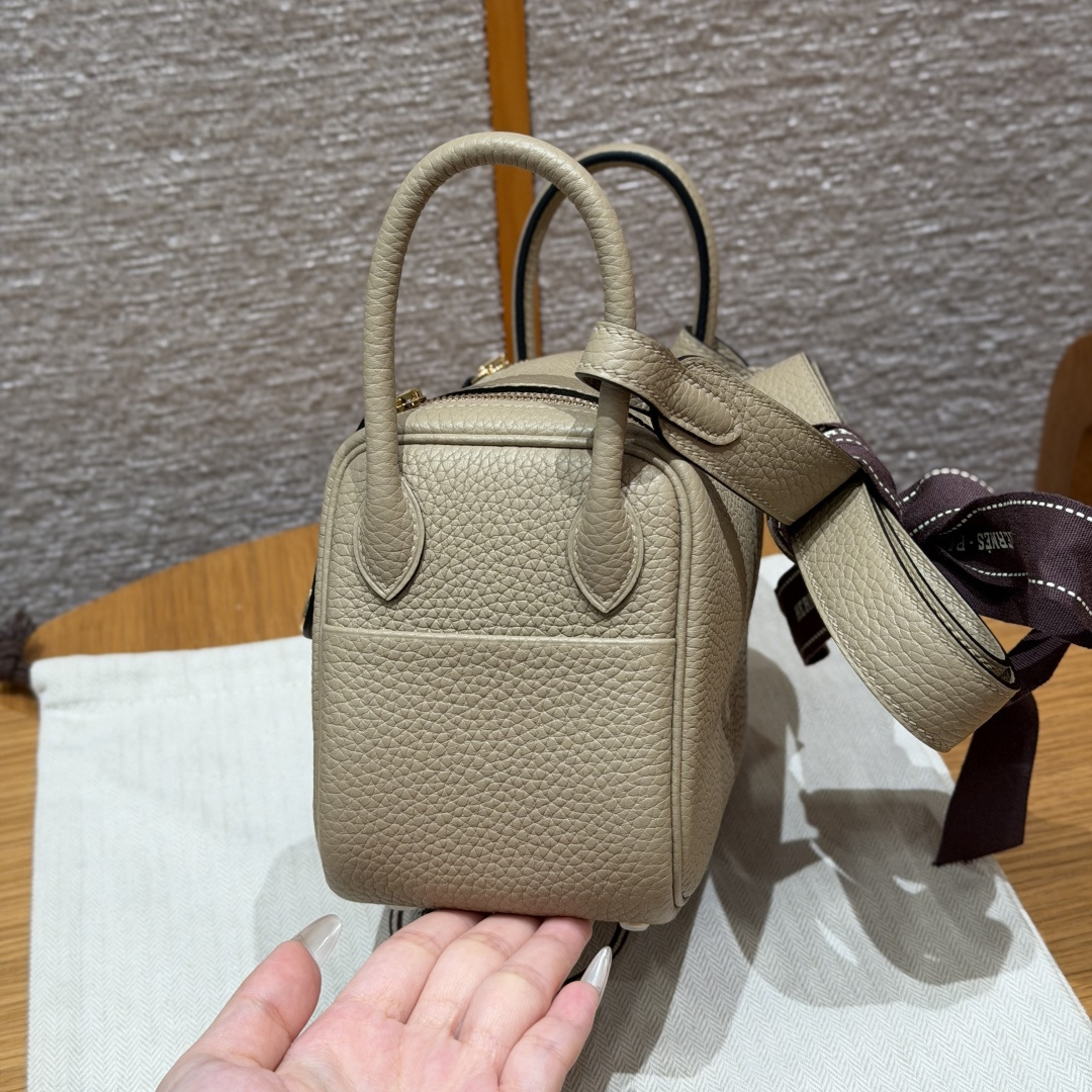 高仿Hermes*Lindy19系列H079086TC8Q馬爾法米牛皮金扣純手工