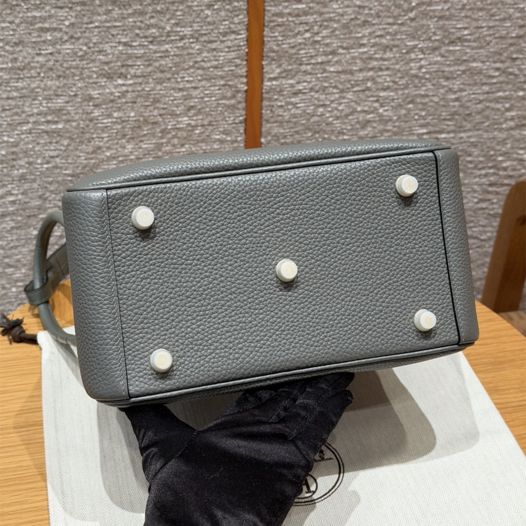 高仿Hermes*Lindy26系列H073428CM0L積雨雲灰牛皮拼鱷魚皮金扣純手工
