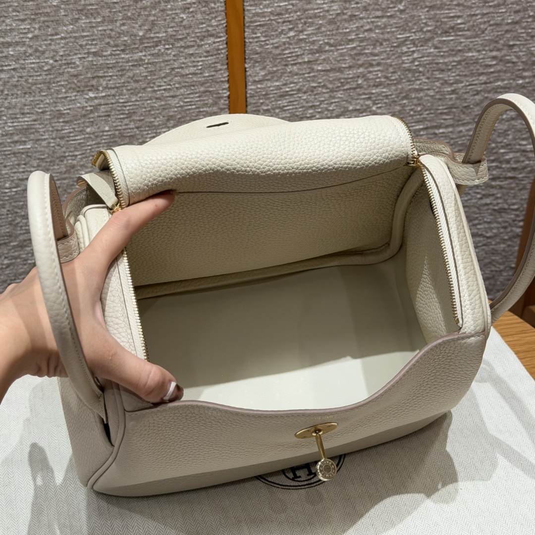 高仿Hermes*Lindy26系列H073428TC10奶昔白牛皮金扣純手工
