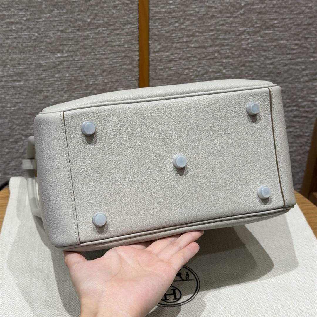 高仿Hermes*Lindy26系列H073428EV80珍珠灰牛皮銀扣純手工