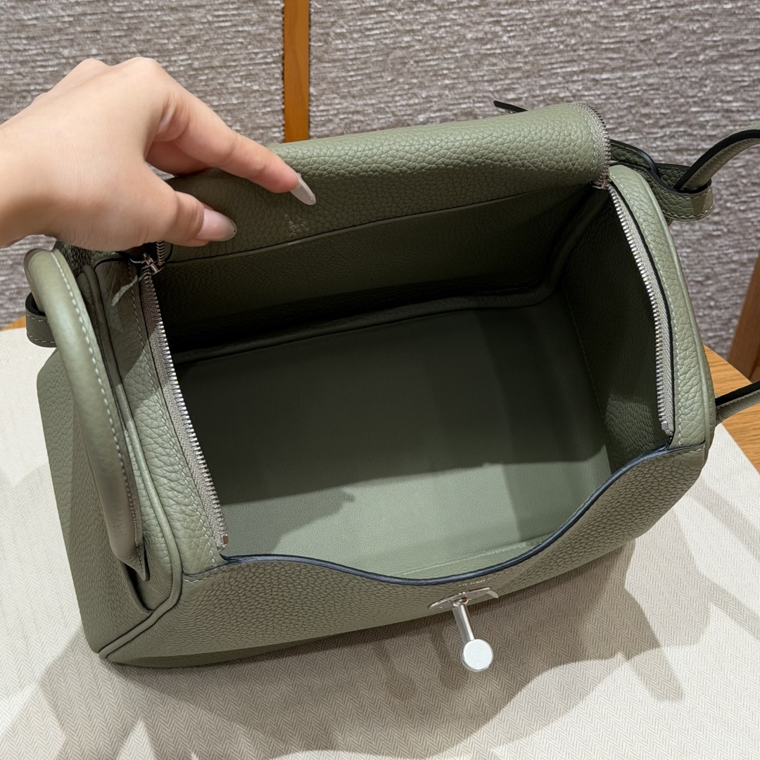 高仿Hermes*Lindy26系列H073428TCQ1鼠尾草綠牛皮銀扣純手工