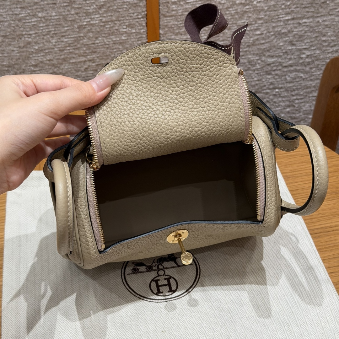 高仿Hermes*Lindy19系列H079086TC8Q馬爾法米牛皮金扣純手工