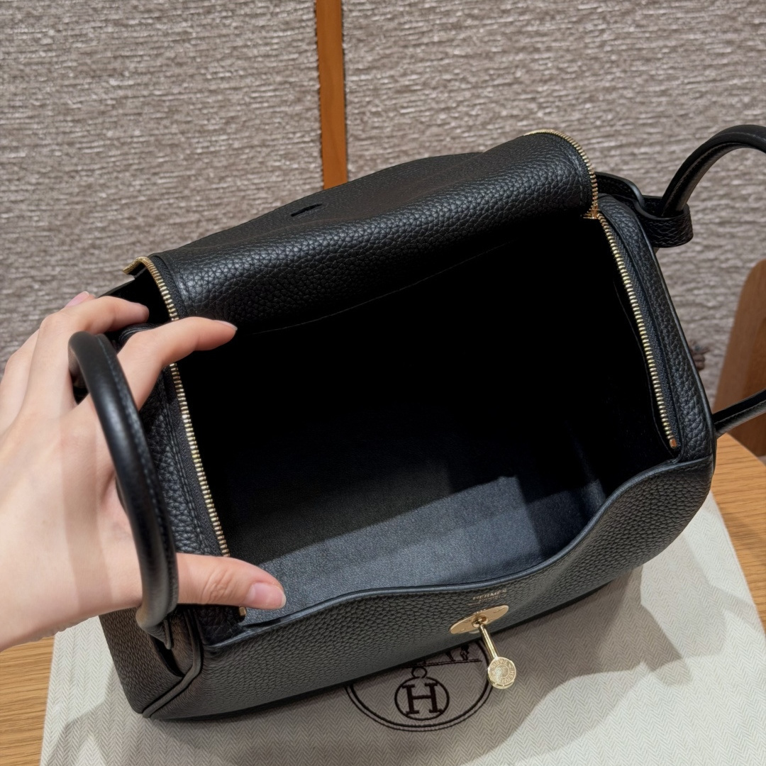 高仿Hermes*Lindy26系列H073428TC89黑色牛皮金扣純手工