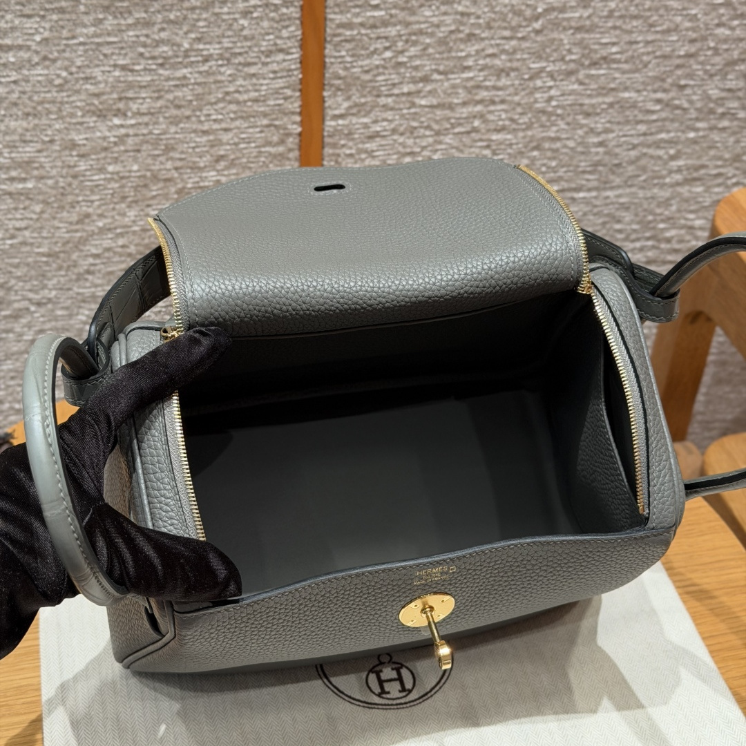 高仿Hermes*Lindy26系列H073428CM0L積雨雲灰牛皮拼鱷魚皮金扣純手工