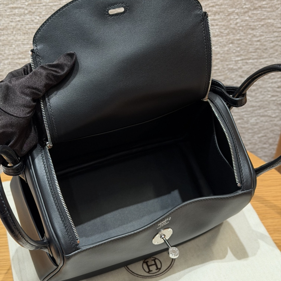 高仿Hermes*Lindy26系列H073428TCCM89黑色牛皮拼鱷魚皮銀扣純手工