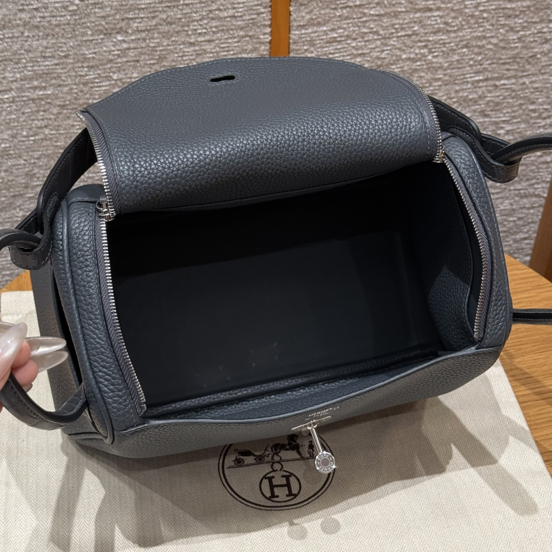 高仿Hermes*Lindy26系列H073428TC88石墨灰牛皮銀扣純手工