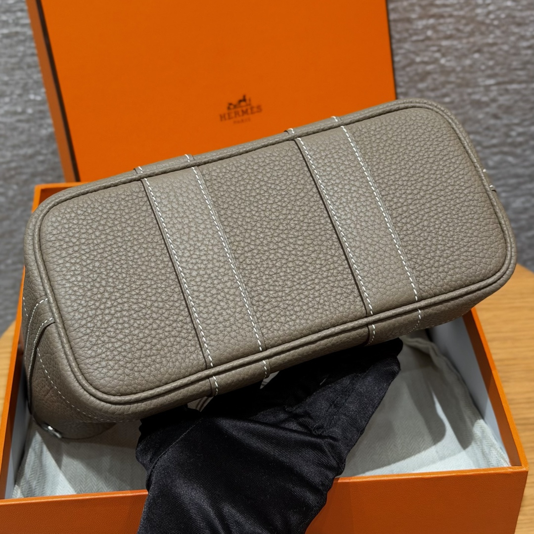 高仿Hermes*Garden Party23系列H08642218大象灰牛皮銀扣純手工
