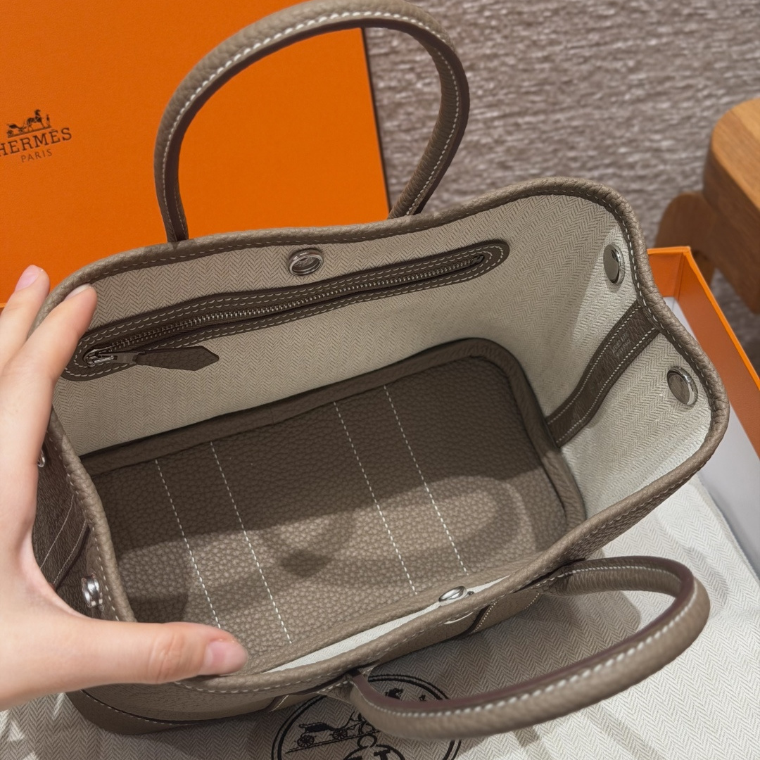 高仿Hermes*Garden Party23系列H08642218大象灰牛皮銀扣純手工