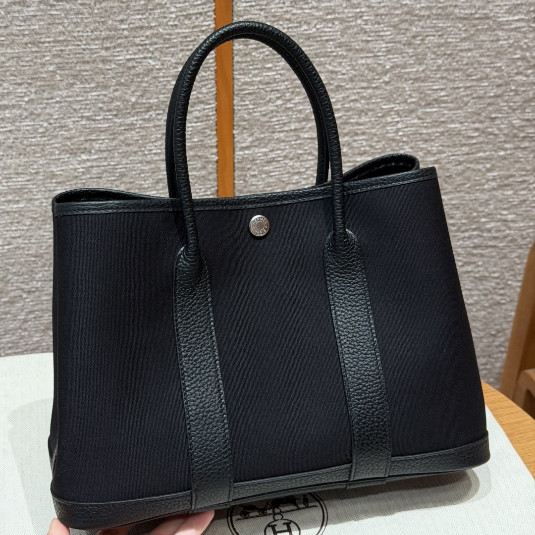 高仿Hermes*Garden Party30系列H06957318黑色帆布牛皮銀扣純手工