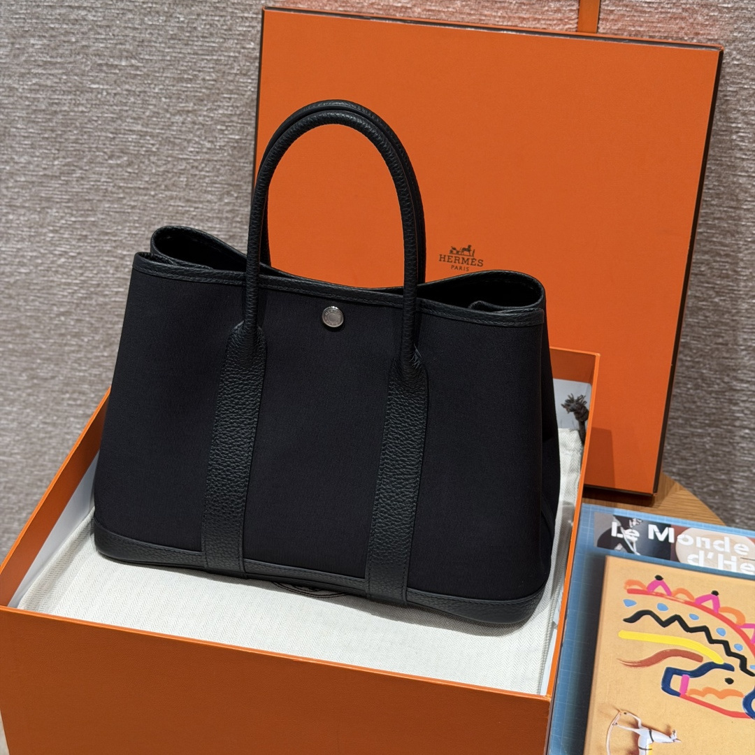 高仿Hermes*Garden Party30系列H06957318黑色帆布牛皮銀扣純手工