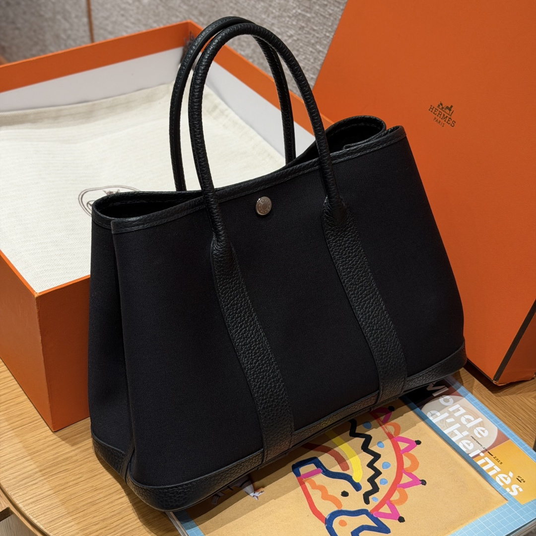 高仿Hermes*Garden Party30系列H06957318黑色帆布牛皮銀扣純手工