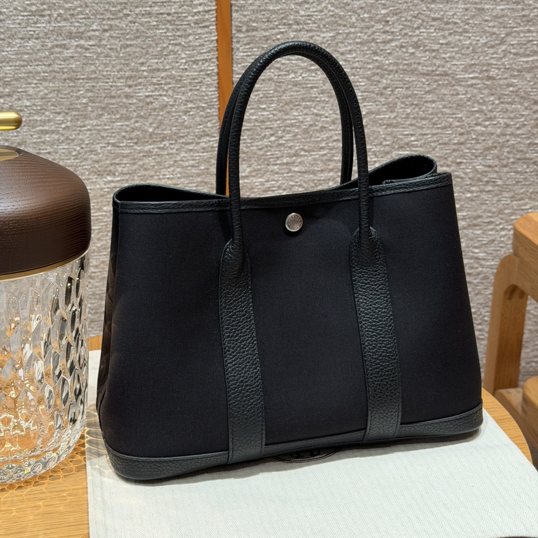 高仿Hermes*Garden Party30系列H06957318黑色帆布牛皮銀扣純手工