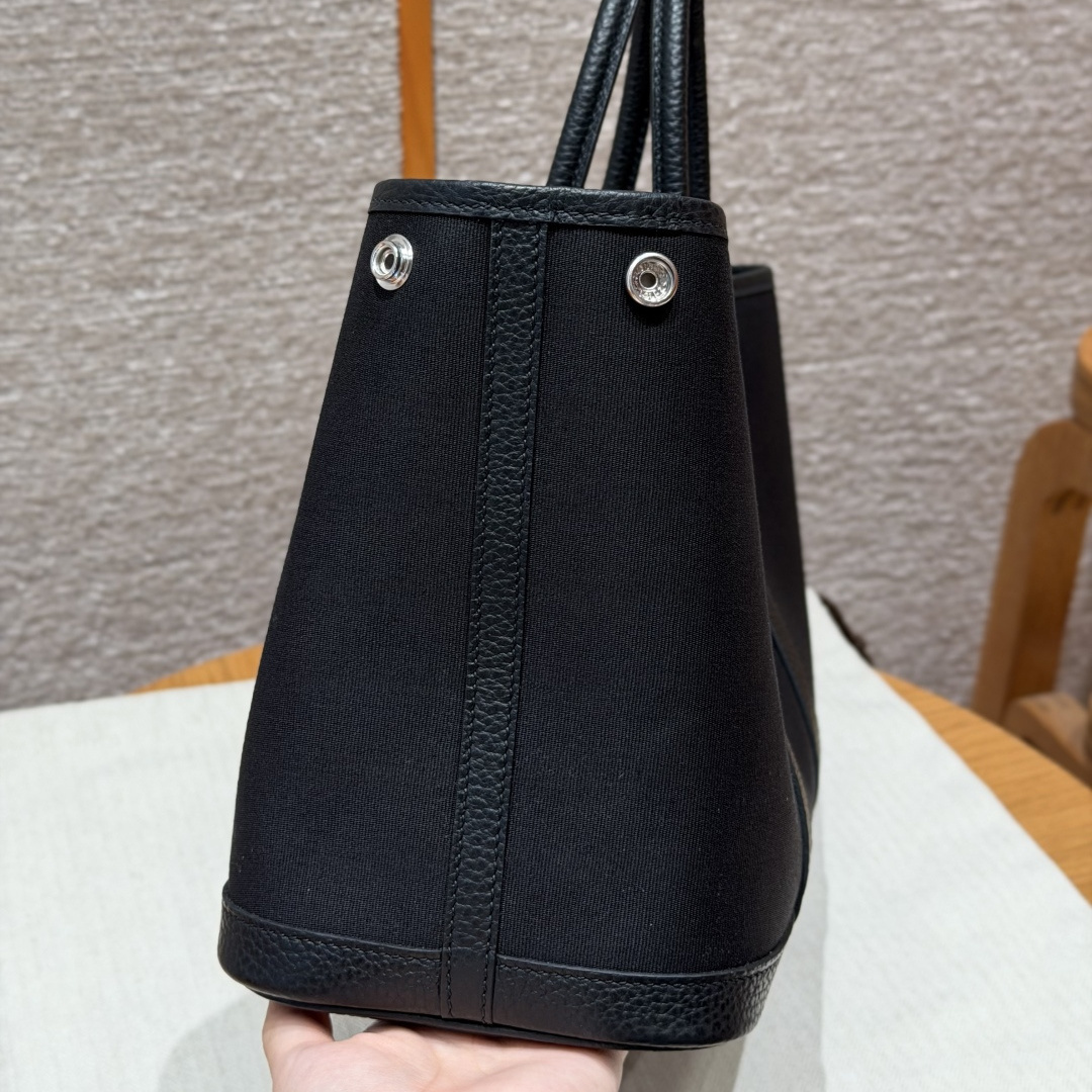 高仿Hermes*Garden Party30系列H06957318黑色帆布牛皮銀扣純手工