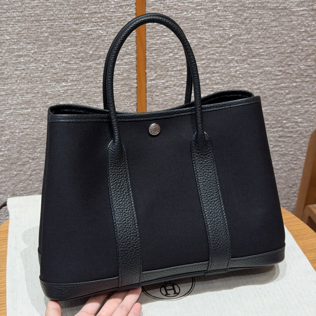 高仿Hermes*Garden Party30系列H06957318黑色帆布牛皮銀扣純手工