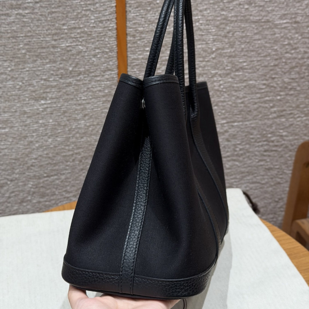 高仿Hermes*Garden Party30系列H06957318黑色帆布牛皮銀扣純手工
