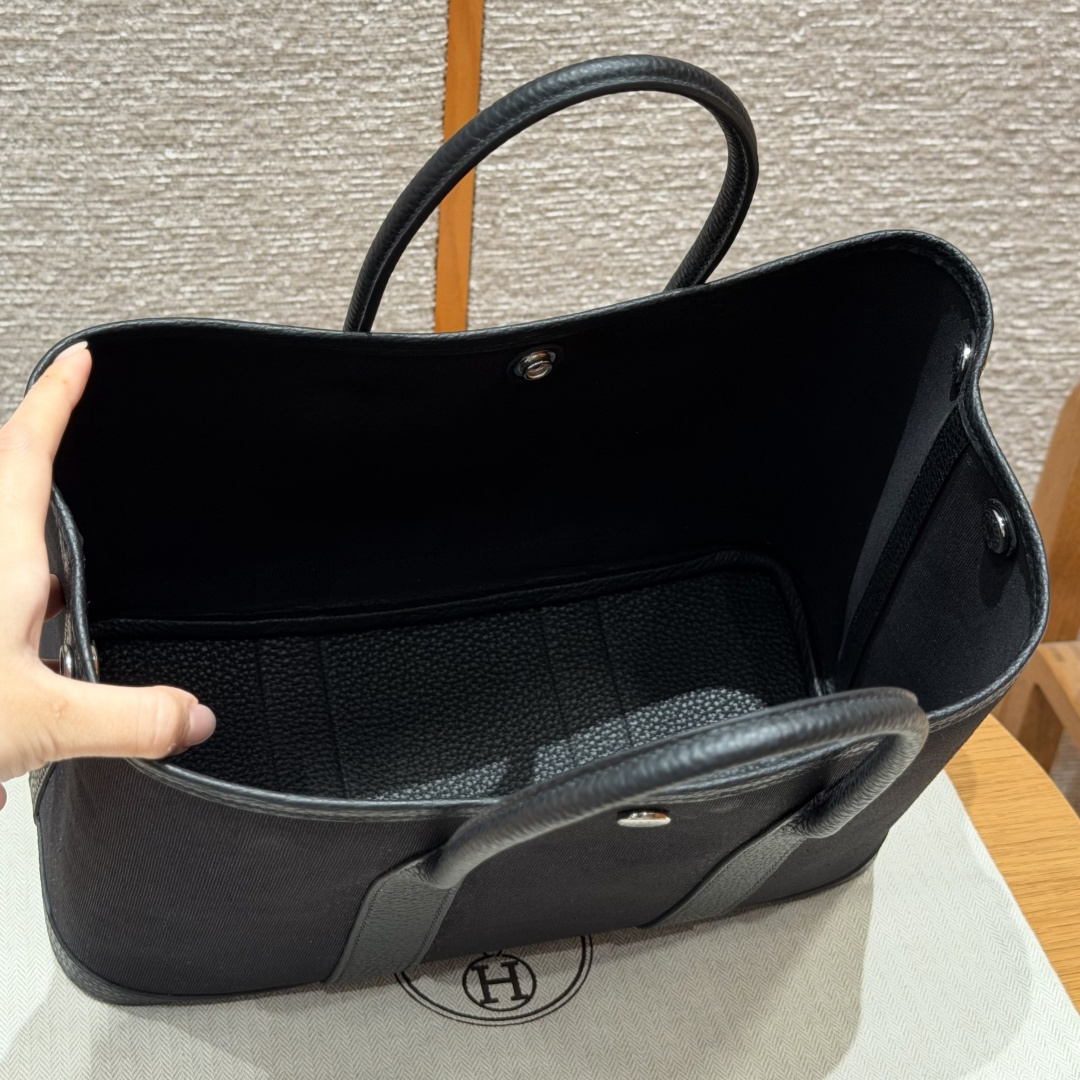 高仿Hermes*Garden Party30系列H06957318黑色帆布牛皮銀扣純手工