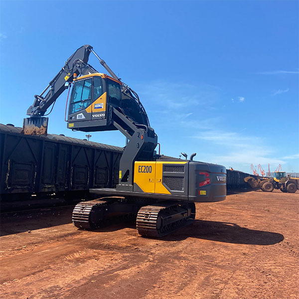 Railway Materials Lever With Lifting Cab,QM Track Equipment Co.,Ltd._Tamping Machine_railway-maintenance.com