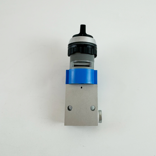 Pneumatic Valve,QM Track Equipment Co.,Ltd._Tamping Machine_railway-maintenance.com,Front-Mounted Pneumatic Valve with Pressure Switch 90336/90342/90343