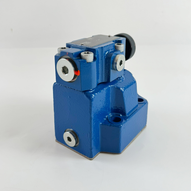 Reducing Valve,QM Track Equipment Co.,Ltd._Tamping Machine_railway-maintenance.com,REDUCING VALVE HY55R-B For Plasser Tamping Machine Use