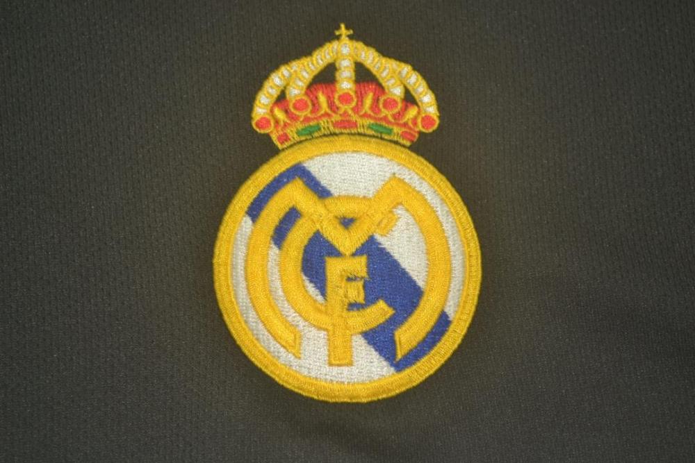 2004/05 Real Madrid Away Retro Jersey