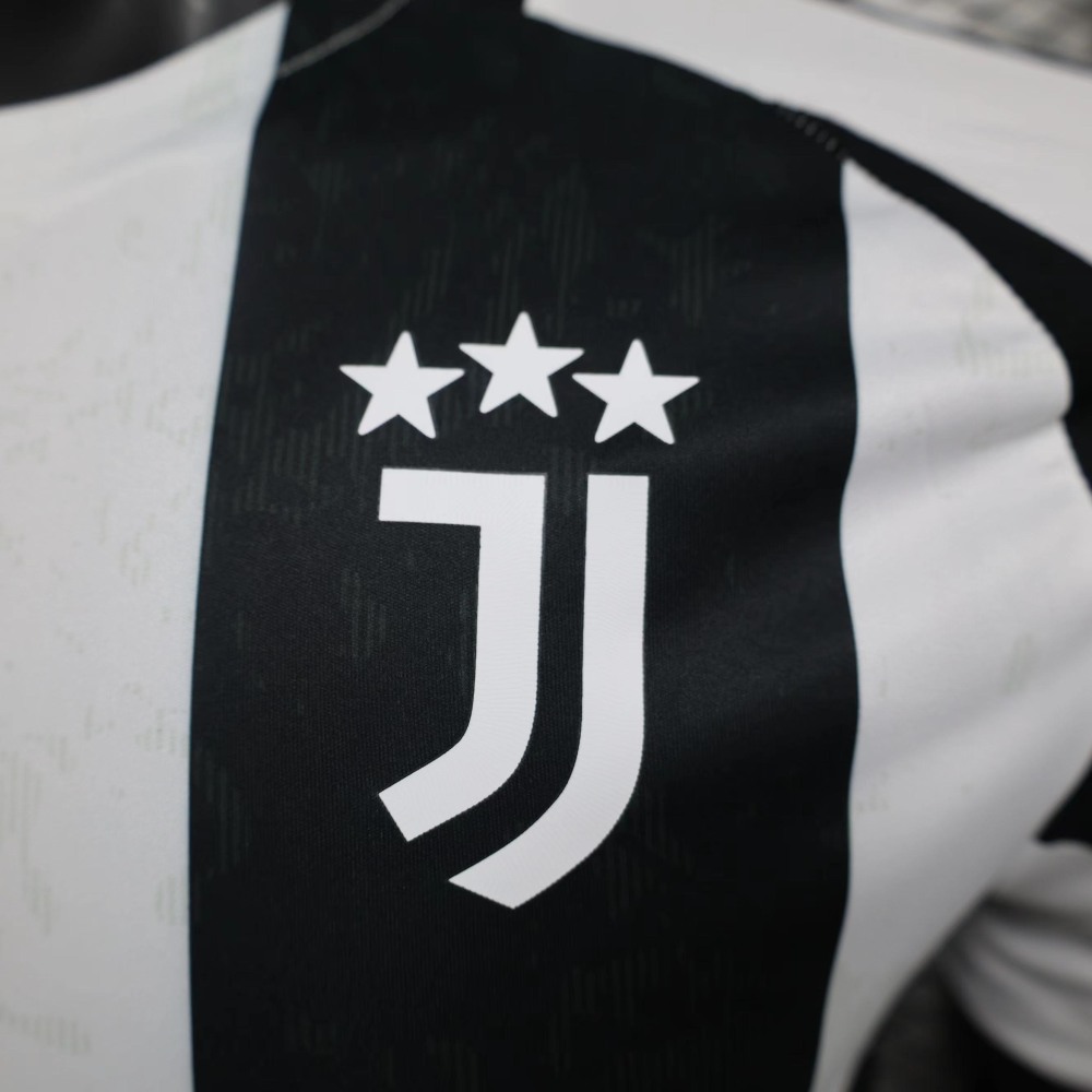 24-25 Juventus Home Soccer Jersey Player Version
