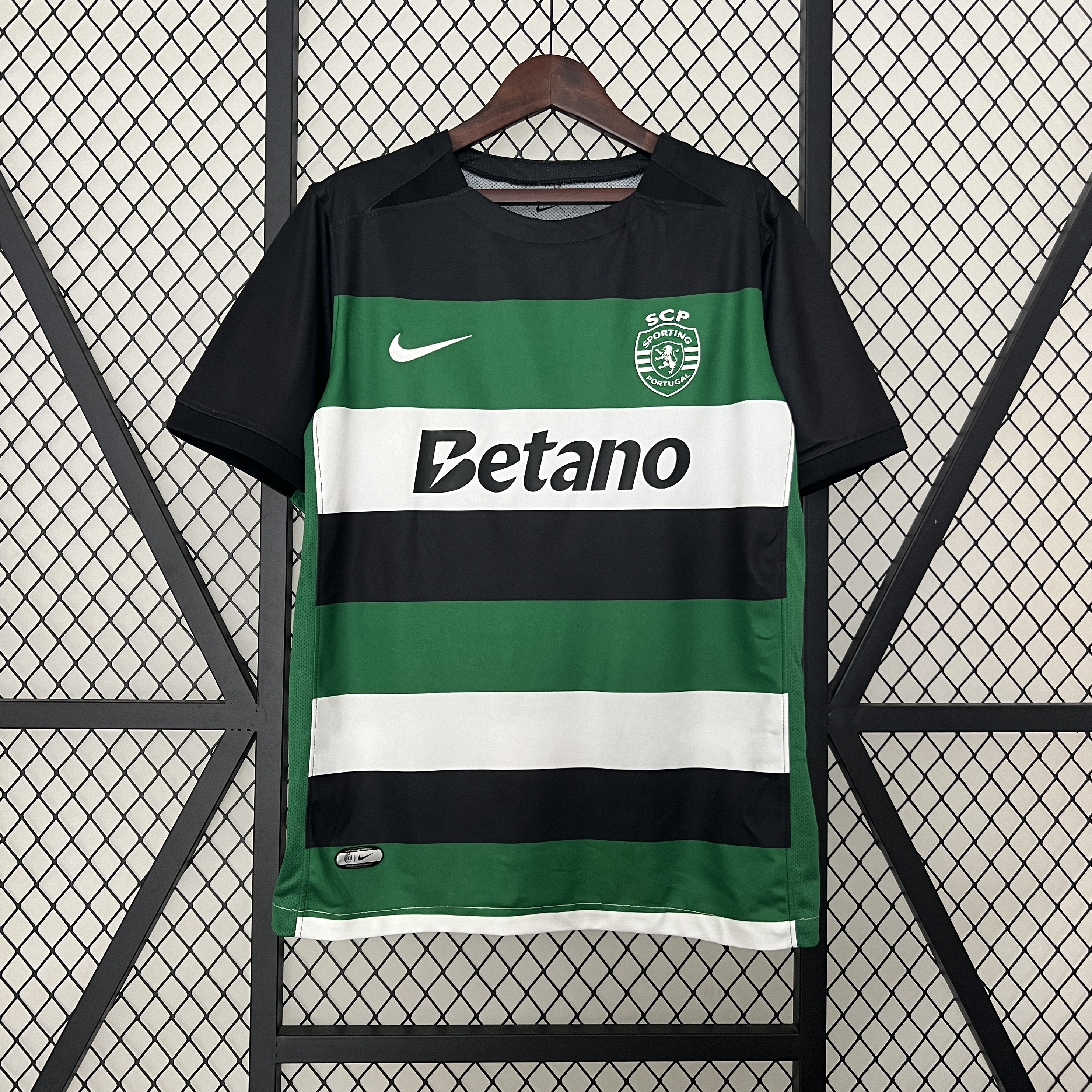 24-25 Sporting CP Home Soccer Jersey