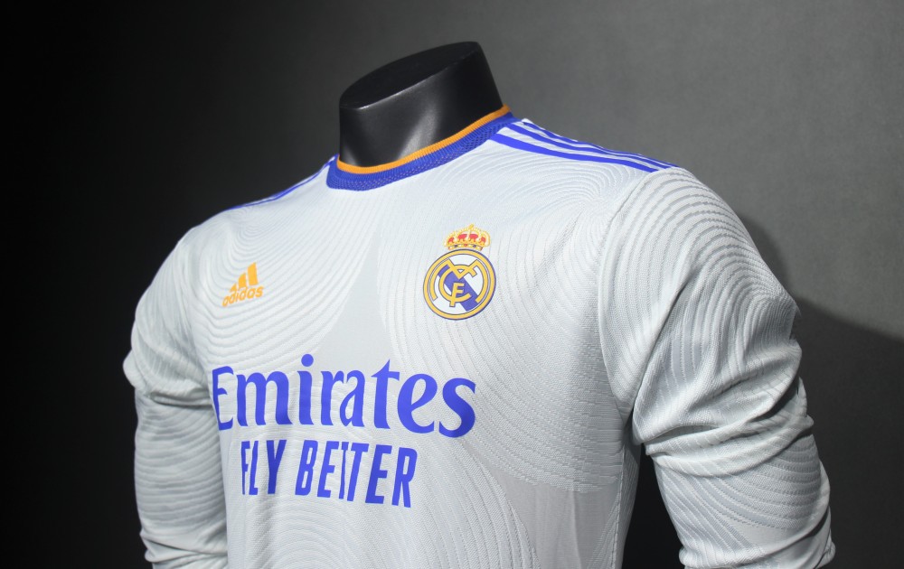 21-22 Real Madrid Home Soccer Jersey Retro Player Version Long Sleeve