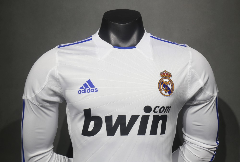 2010/11 Real Madrid Home Retro Jersey Player Version Long Sleeve