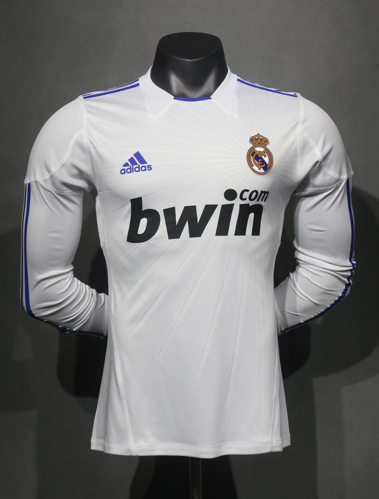 2010/11 Real Madrid Home Retro Jersey Player Version Long Sleeve