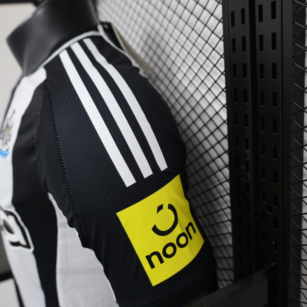 24-25 Newcastle United Home Soccer Jersey Player Version