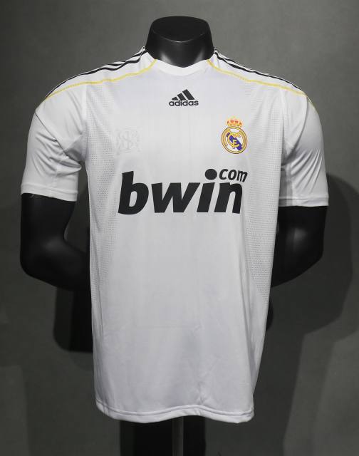 2009/10 Real Madrid Home Retro Jersey Player Edition