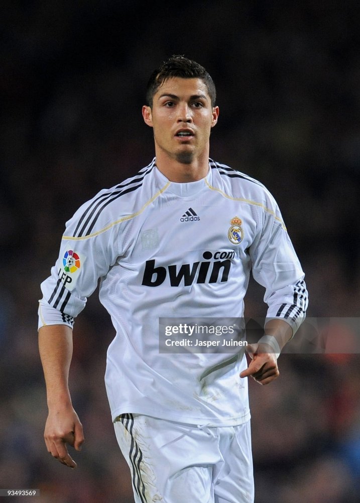 2009/10 Real Madrid Home Retro Jersey Player Edition Long Sleeve