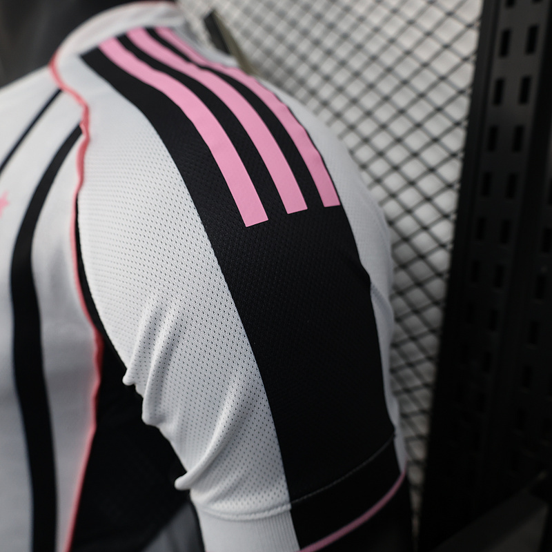 25-26 Juventus Home Soccer Jersey Player Version